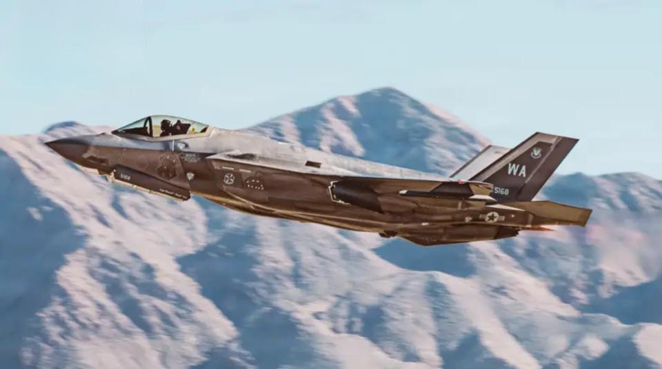 F35又摔了！今年第二架，这回伊朗居然不抢功，属实清流！
 
大美丽那台吹上天、