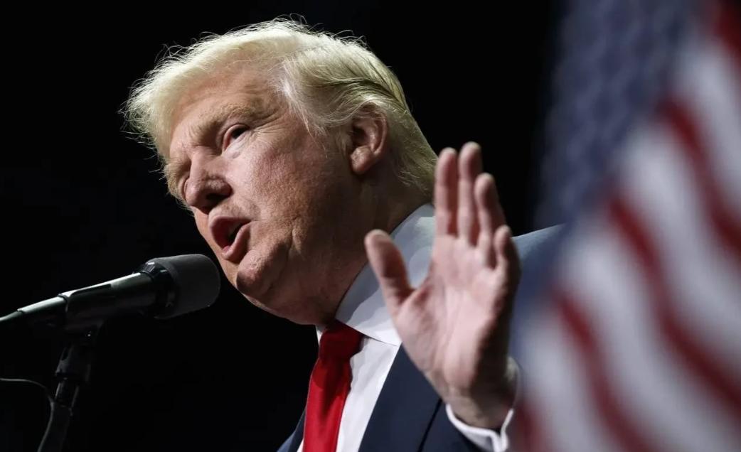 特朗普威胁要对中国加50%关税，中国外交部没废话，转手把111亿美元对台军售的账