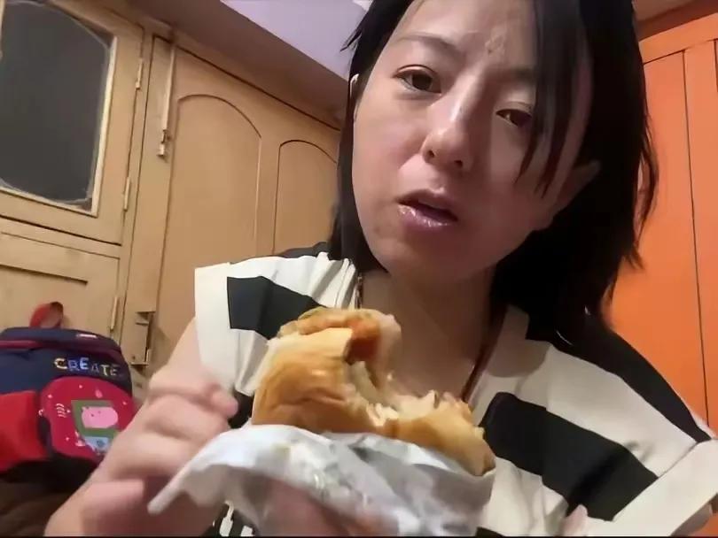 丹丹嫁去印度后的一举一动，总能引来不少围观。这次回印度老公家才待了几天，面相看起