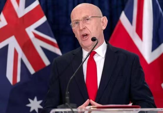 英国防部3日宣布，英法空军袭击了叙利亚中部帕尔米拉周边极端组织“伊斯兰国”（IS