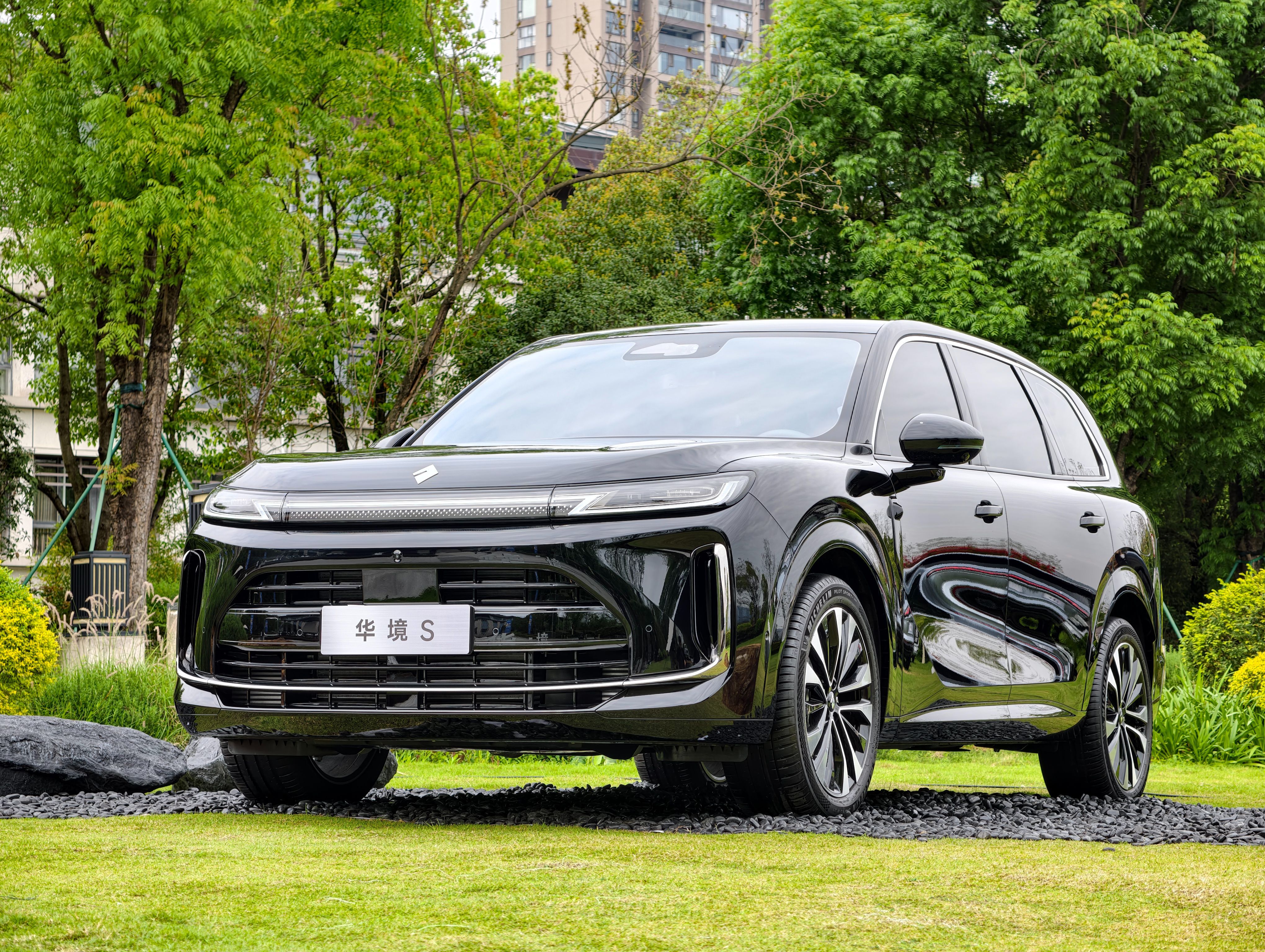 别以为华境S的卖点只是华为乾崑ADS Pro，今天我发现有不少意思的东西6人满座