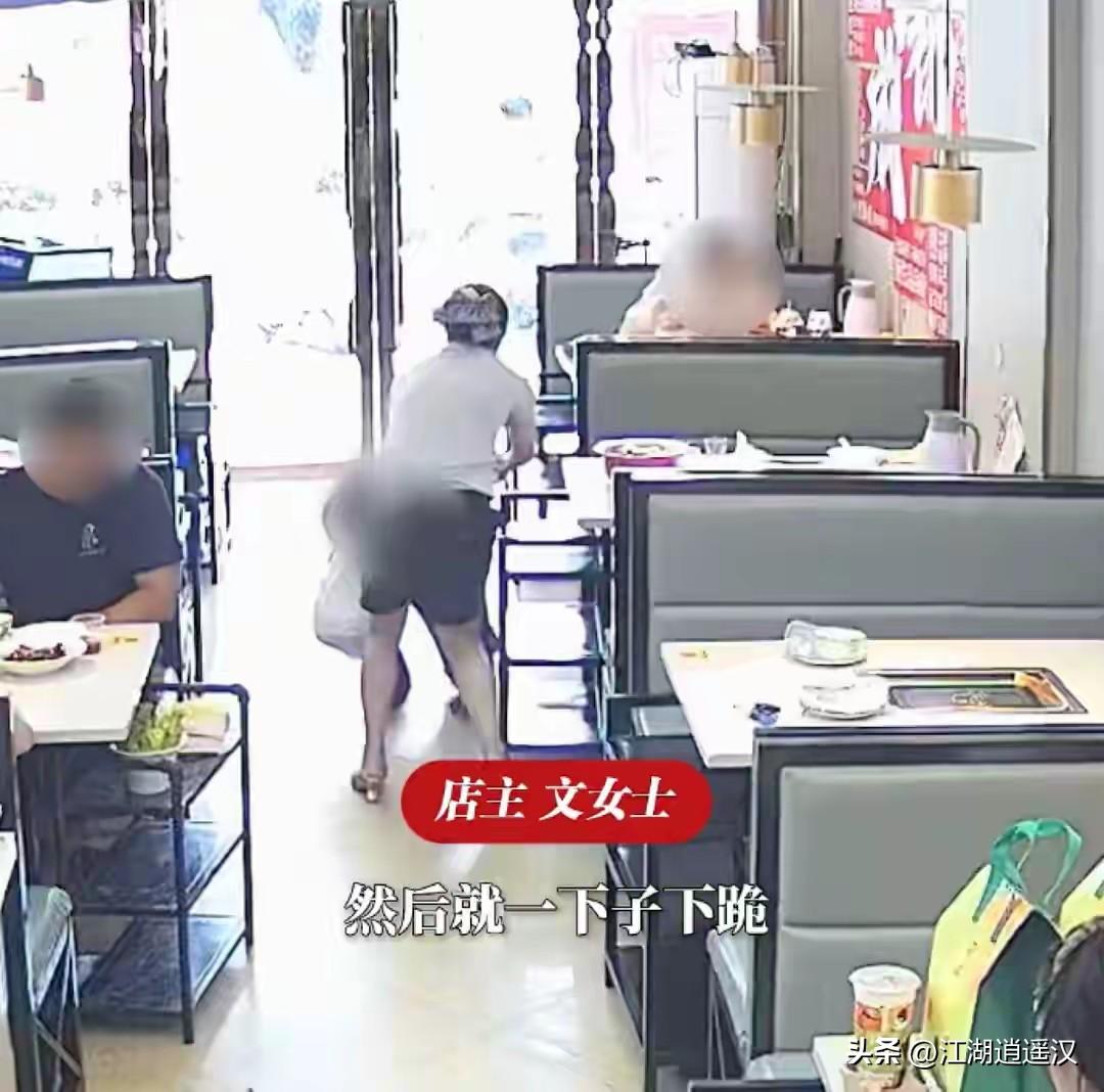 苏州饭店这一幕看得人心头酸涩。男子窘迫到进店讨要剩鱼，店主善意送上饭菜，这份朴素