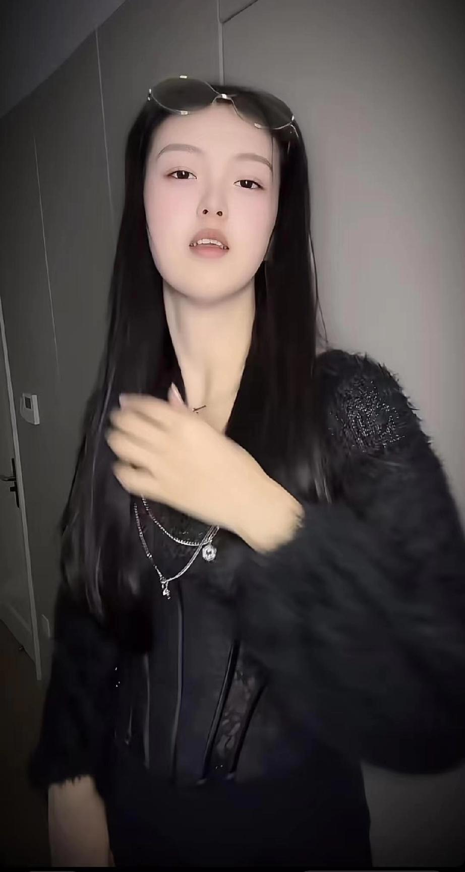 [what]猜一猜[what]
✨猜一猜这是谁？
        这是一位前女排