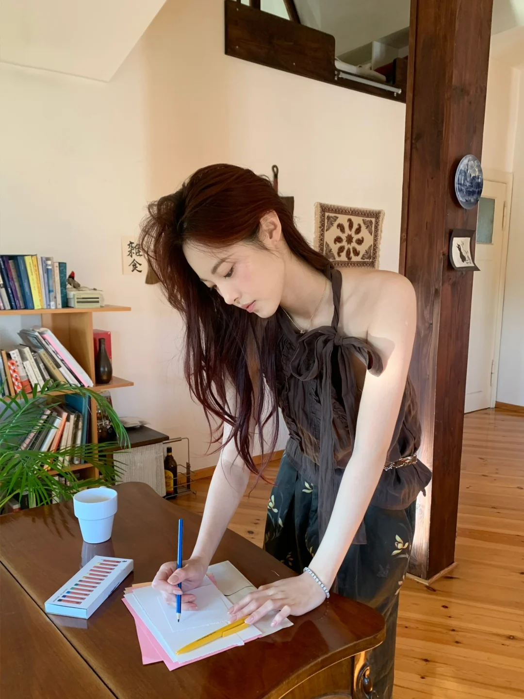 隔壁那个清冷女作家
