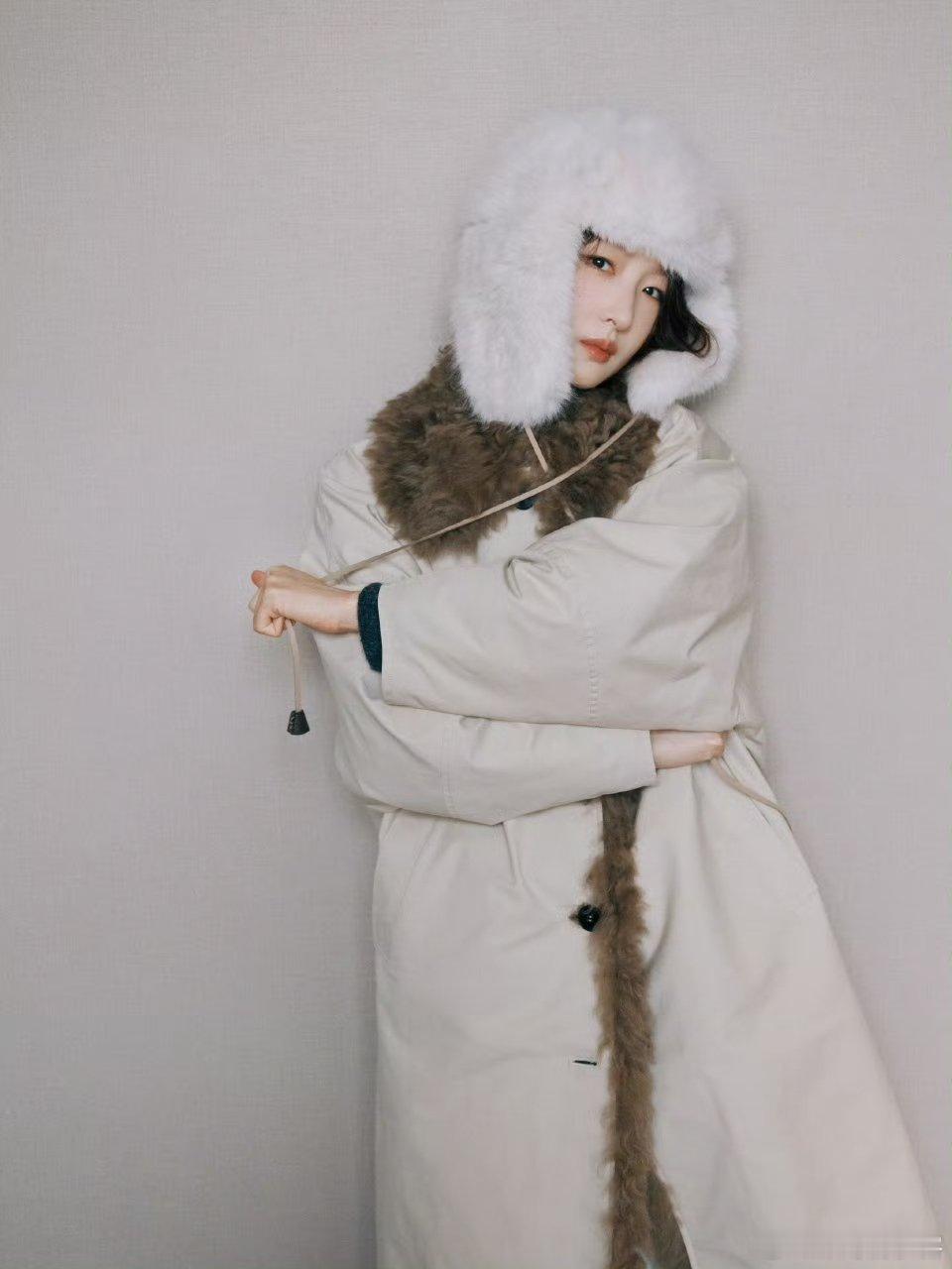 周冬雨 我命可真好 谁不羡慕周冬雨的友谊！和高叶相识多年被悉心呵护，一叶偏周的偏