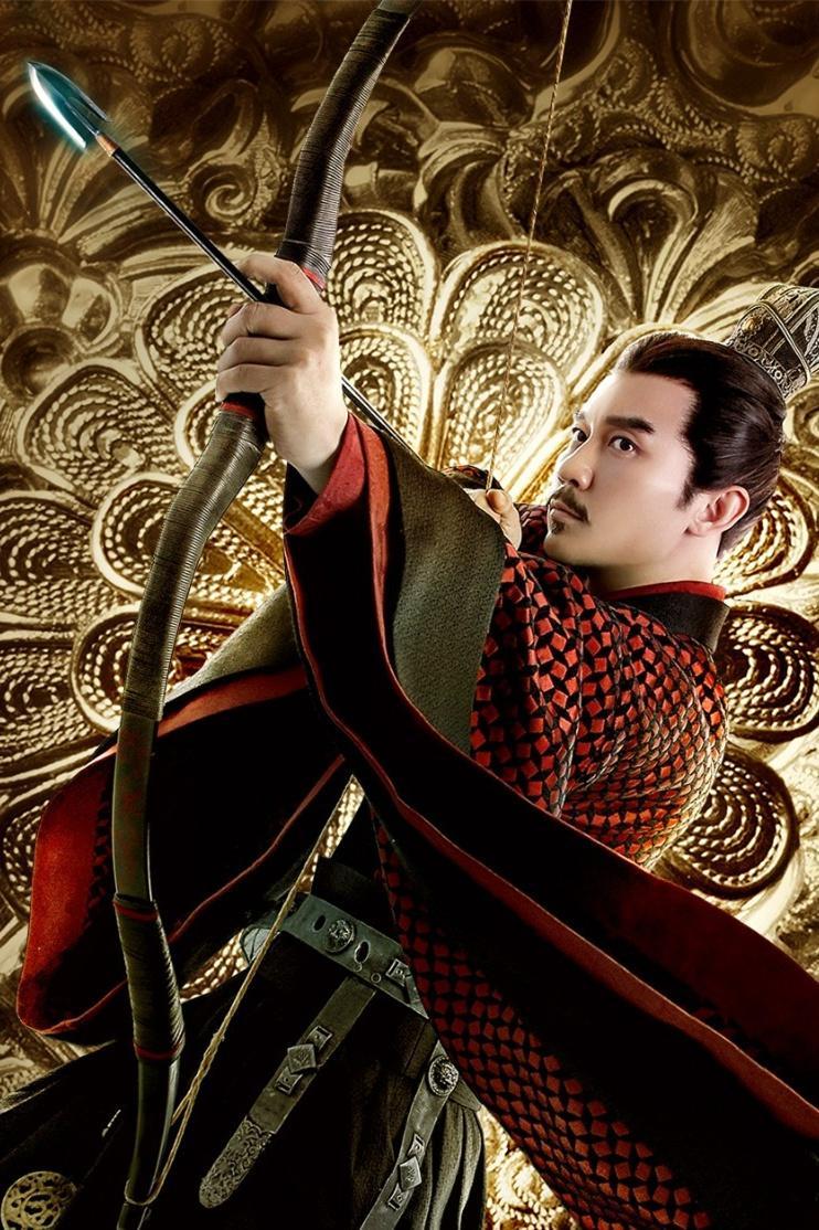 监狱里出生，襁褓中坐牢，全家被杀得只剩自己一个奶娃娃。谁能想到，这个差点死在牢里