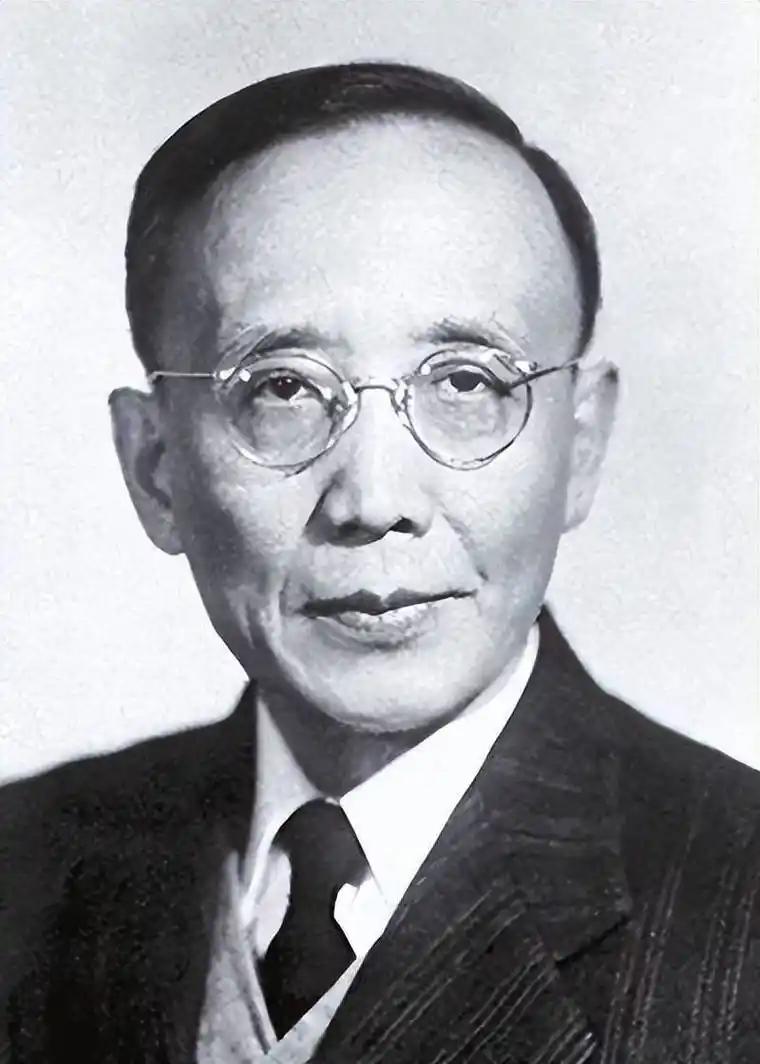 看《周恩来选集》郭沫若词条，郭沫若浑身是胆啊，每每都是关键时刻，最危险的时候站出