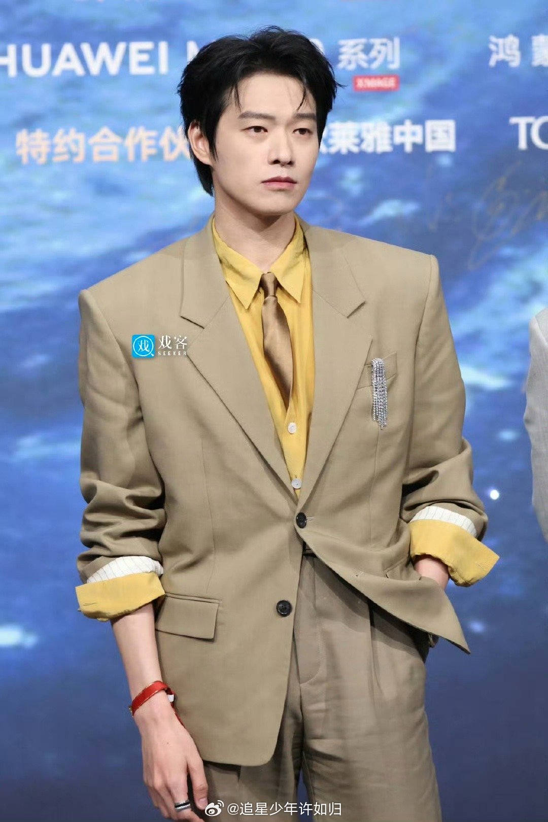 魏大勋 生图即神图 生图能打才是真的能打！魏大勋在红毯上那种自信舒展的状态，配上