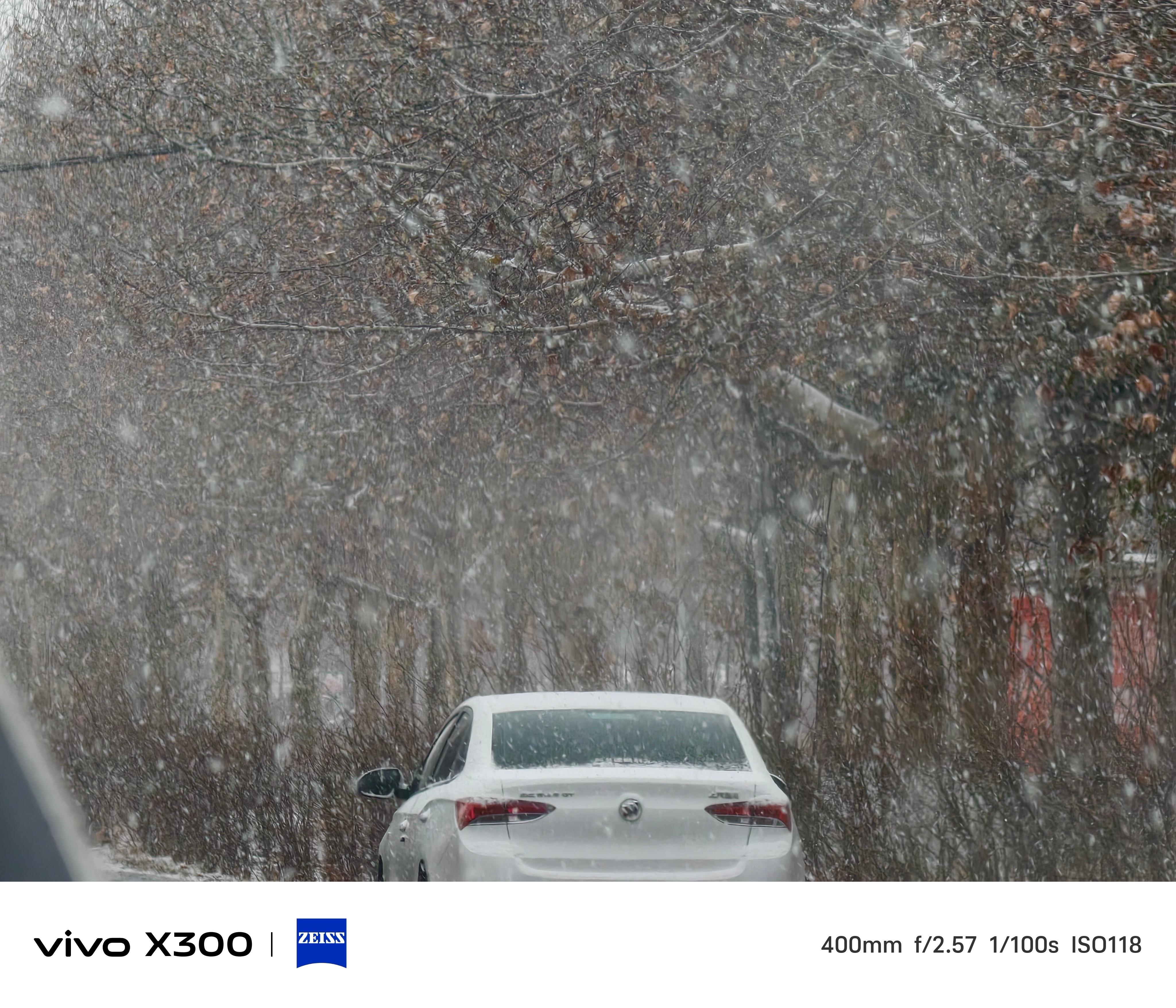 北京下雪下雪了下雪了，雪地里来了一群小画家。接（） 