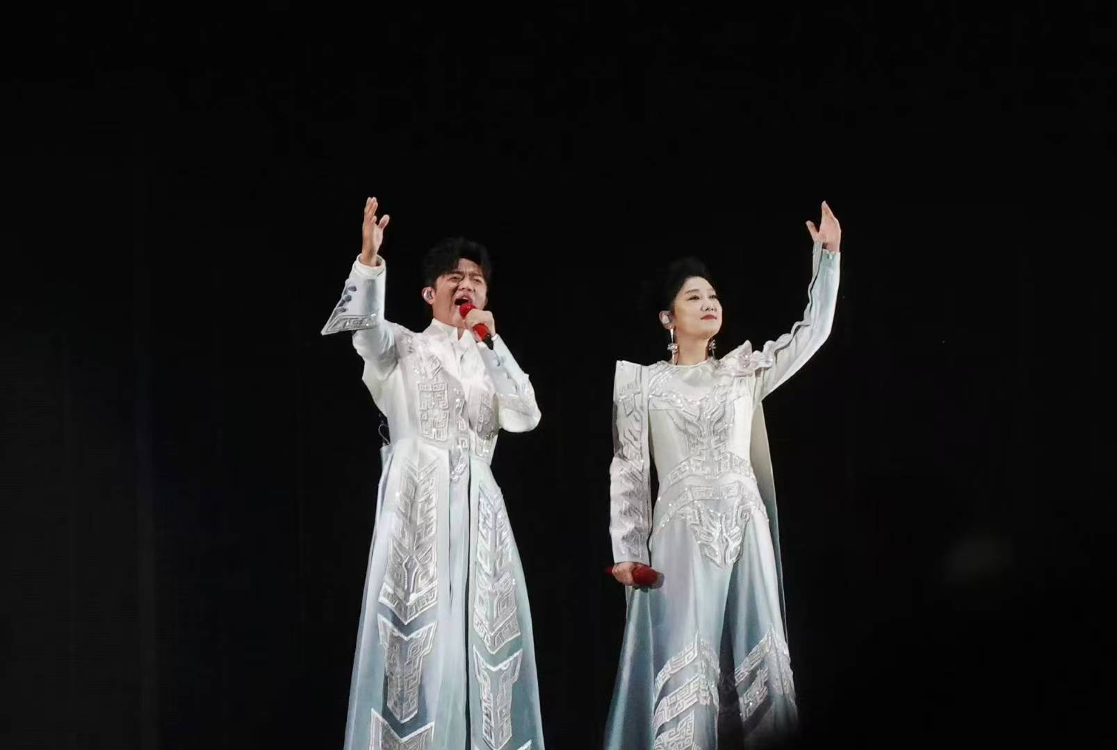 宁愿相信我们前世有缘！！ ！