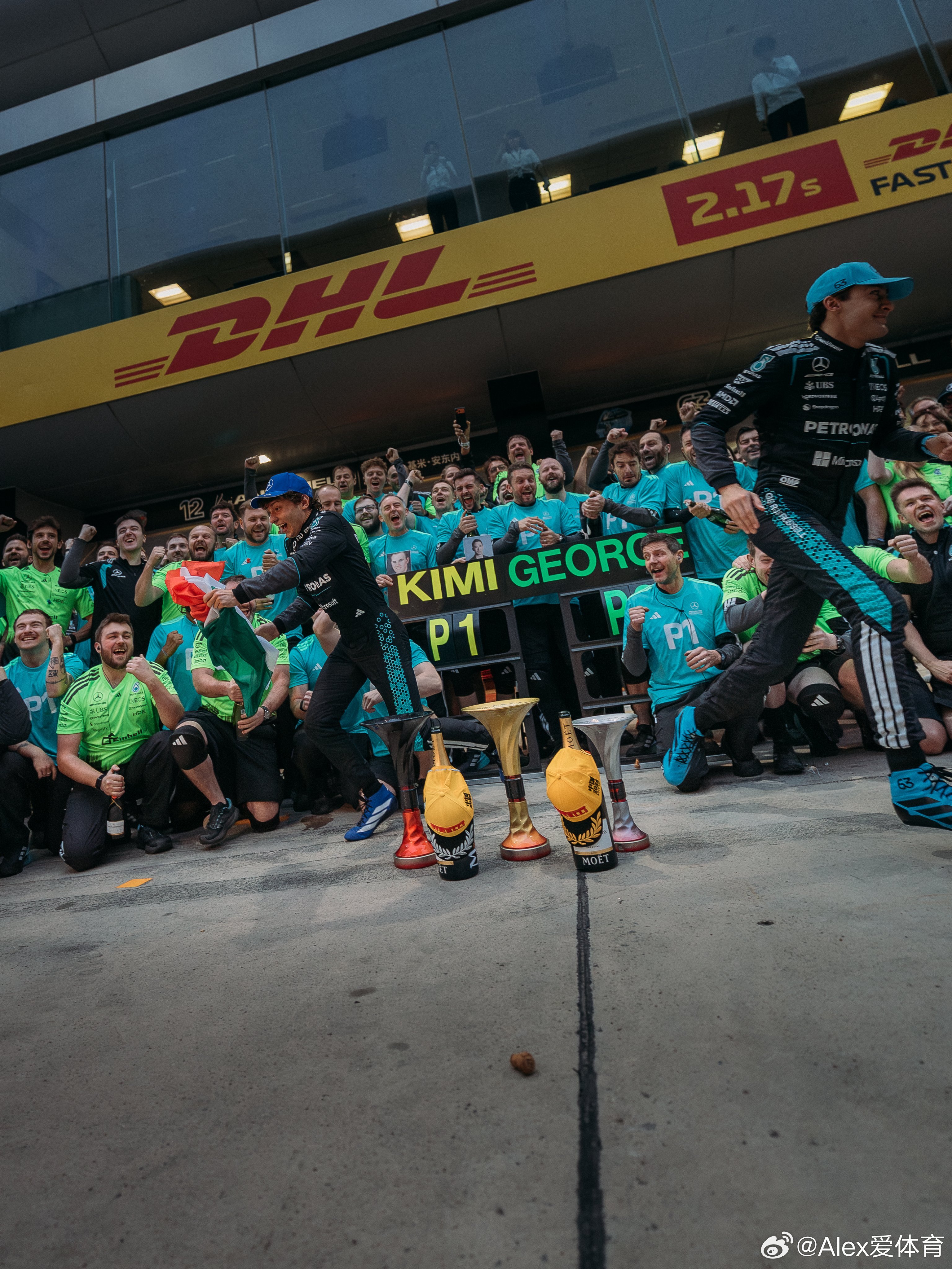 今天是属于kimi·安东内利的第一个分站冠军🏆未来还会有很多～～一个被维斯塔潘