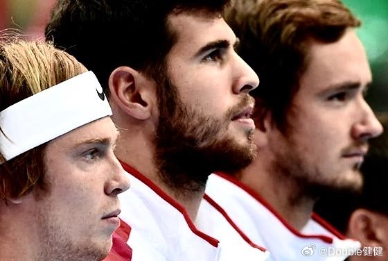 【卢布列夫母亲报平安：他们已飞往土耳其转机 能赶上印第安维尔斯赛】卢布列夫的母亲