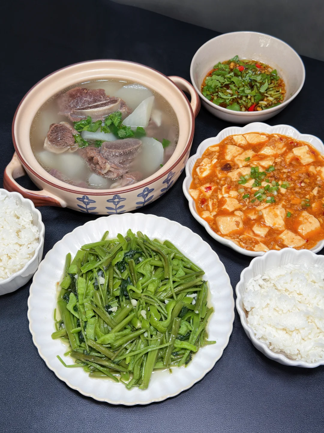 ✅晚餐分享｜肉末豆腐➕蒜香空心菜➕牛骨萝卜汤