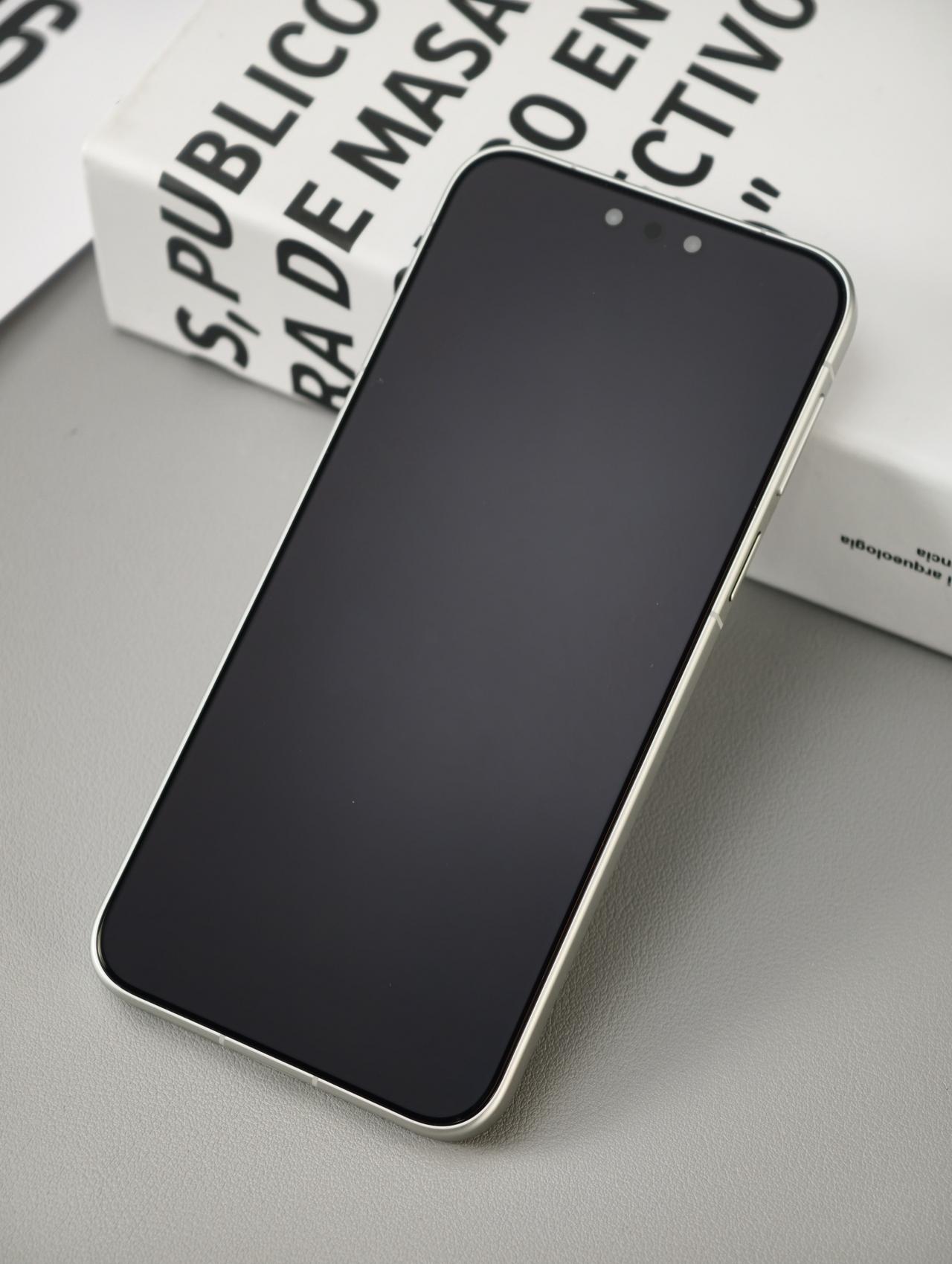 全屏3d热弯的钢化膜真的太爽了
覆盖率很足，边缘还没有缝隙
苹果同款磁控溅射AR