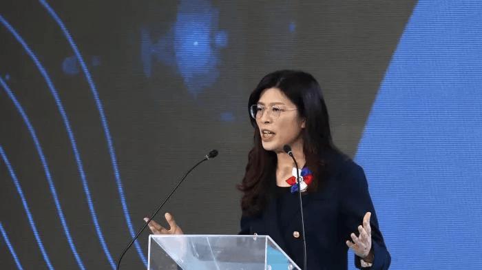 郑丽文果然很猛！特朗普抵华当天，她代表国民党表态，言辞直白。美国今后如果明确反“