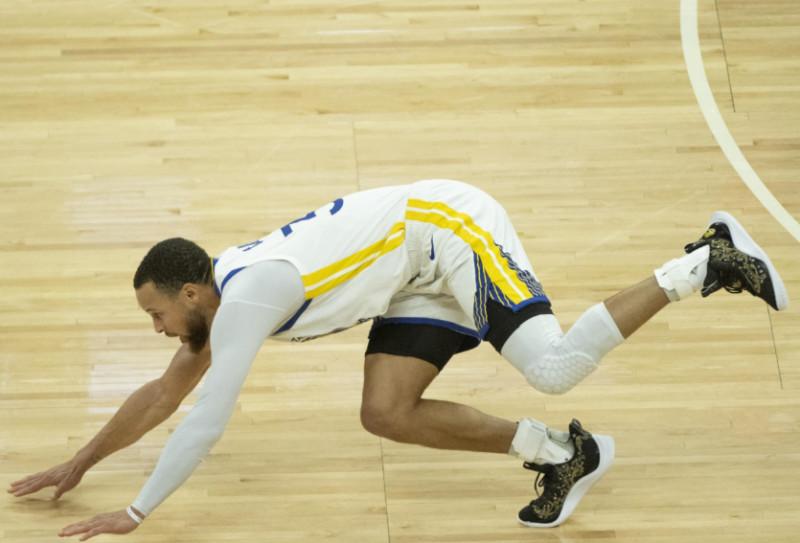 库里将在NBA完成新一轮一人一城的壮举？相信大家也都非常清楚，自从库里进入联盟以