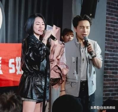 小s整天嘻嘻哈哈忙着工作
清明节也不去给姐姐扫墓
很难理解她的心态啊