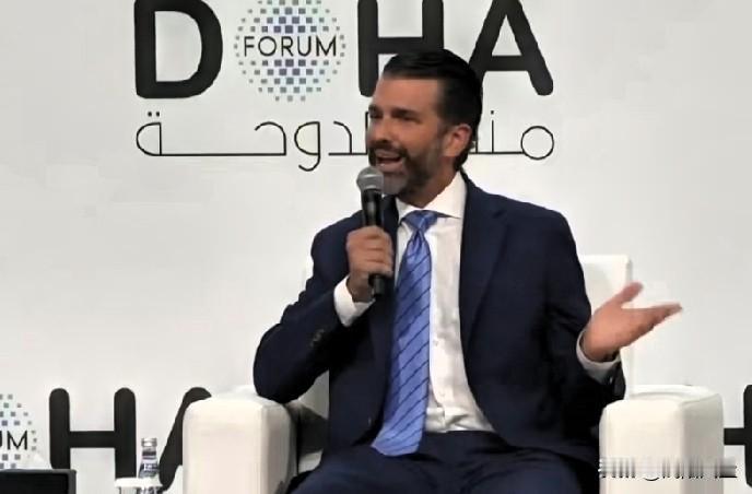 小特朗普在多哈论坛上:“摩纳哥50%的超级跑车都挂着乌克兰车牌，这些财富真是在乌