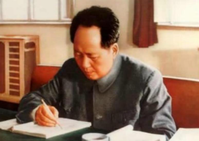 1969年临终时，贺龙做了一件让他感到欣慰的事：终于又有机会见到毛主席了！
19