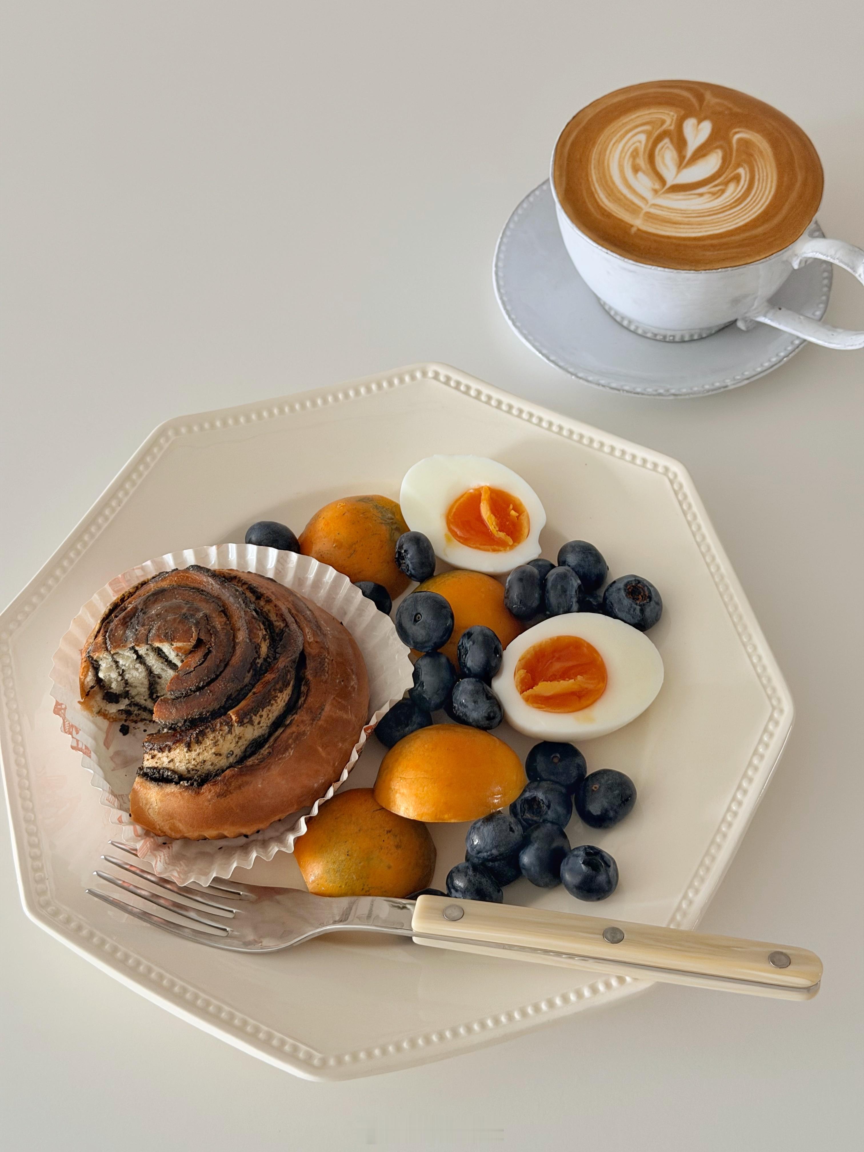 新年收到了新日历，新杯子🐎🐎🐎今日份拉花还算可以