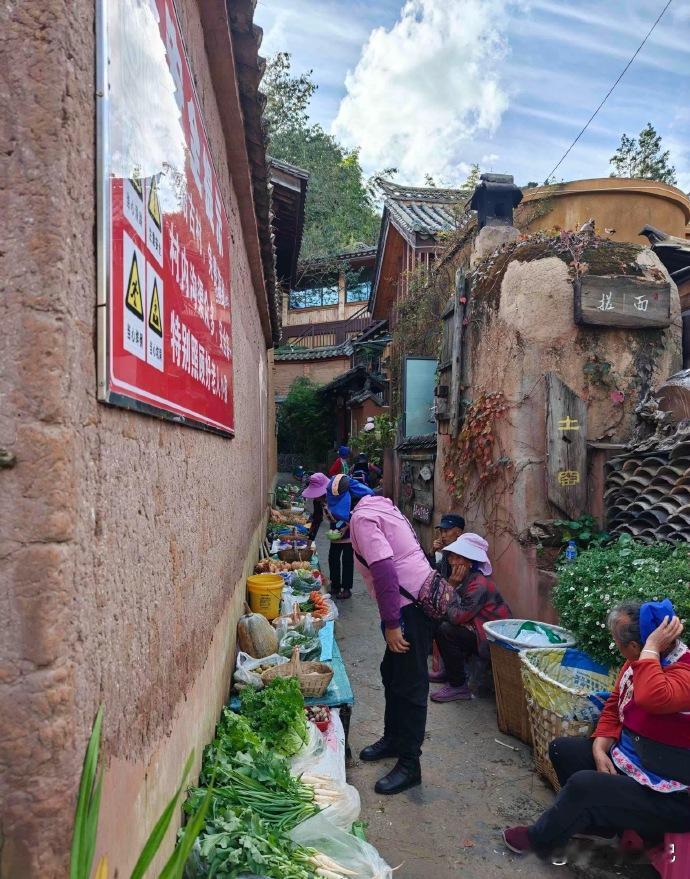 会不会有人看不得这街道太窄，想拆改建一下？