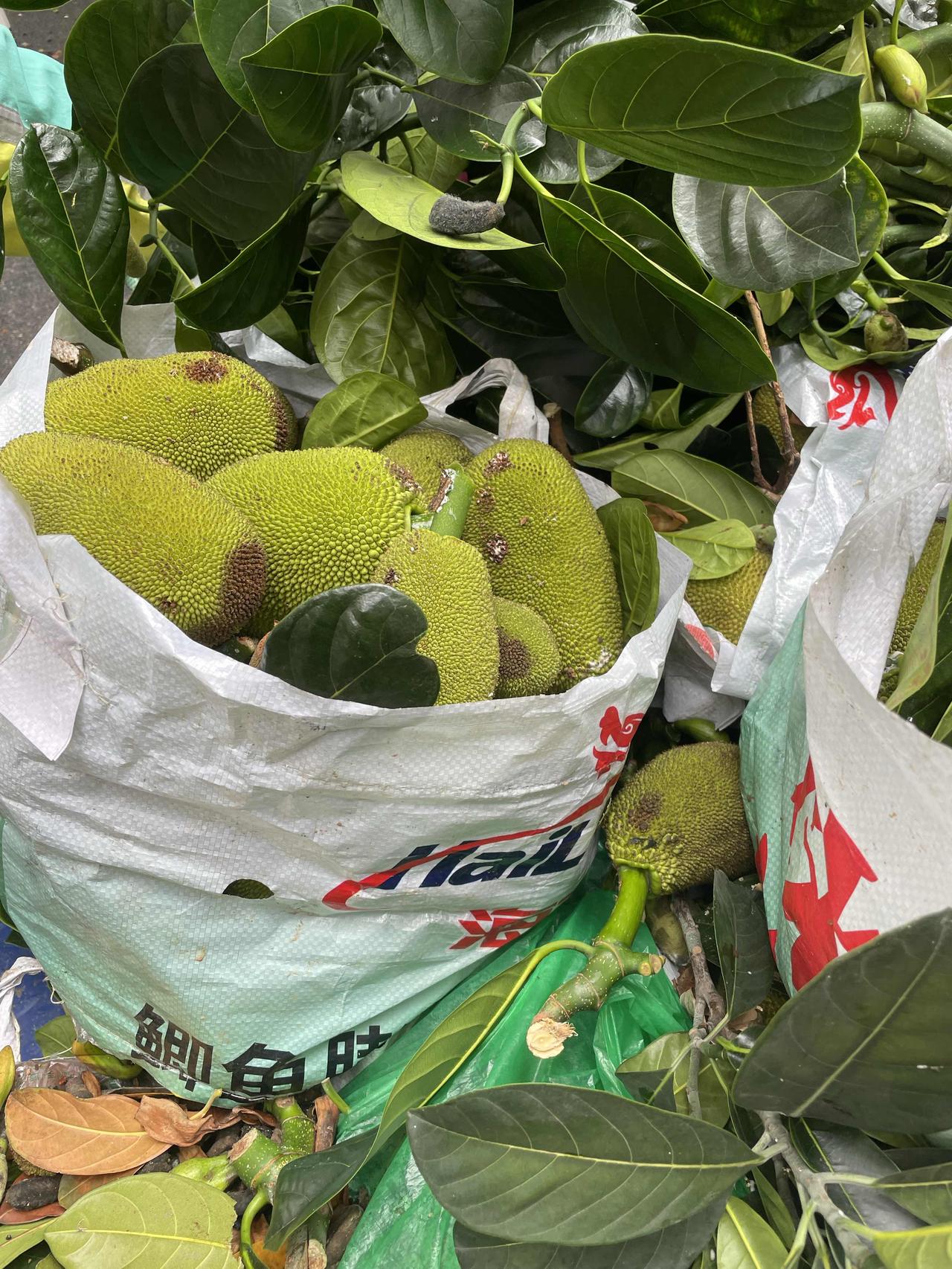 快了快了，快到最高限价了。当国际油价达到150美元，国内油价就不需要上调了。这时