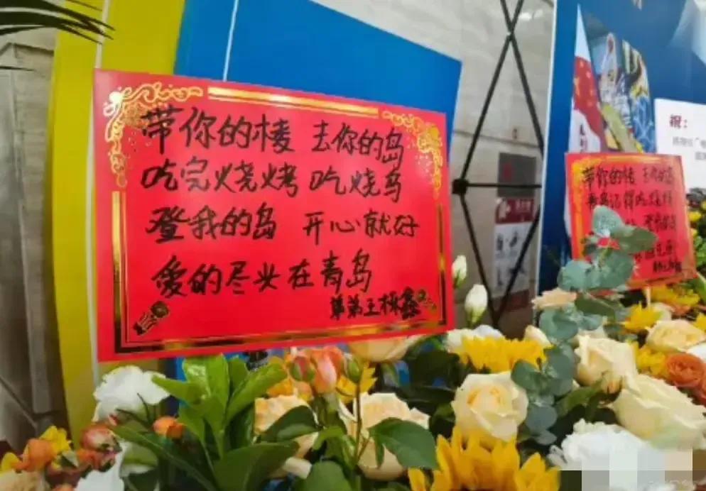 陈楚生是不是不看微博，他们的粉丝又掐架他知道了不？这其中的真真假假无从分辨，但是
