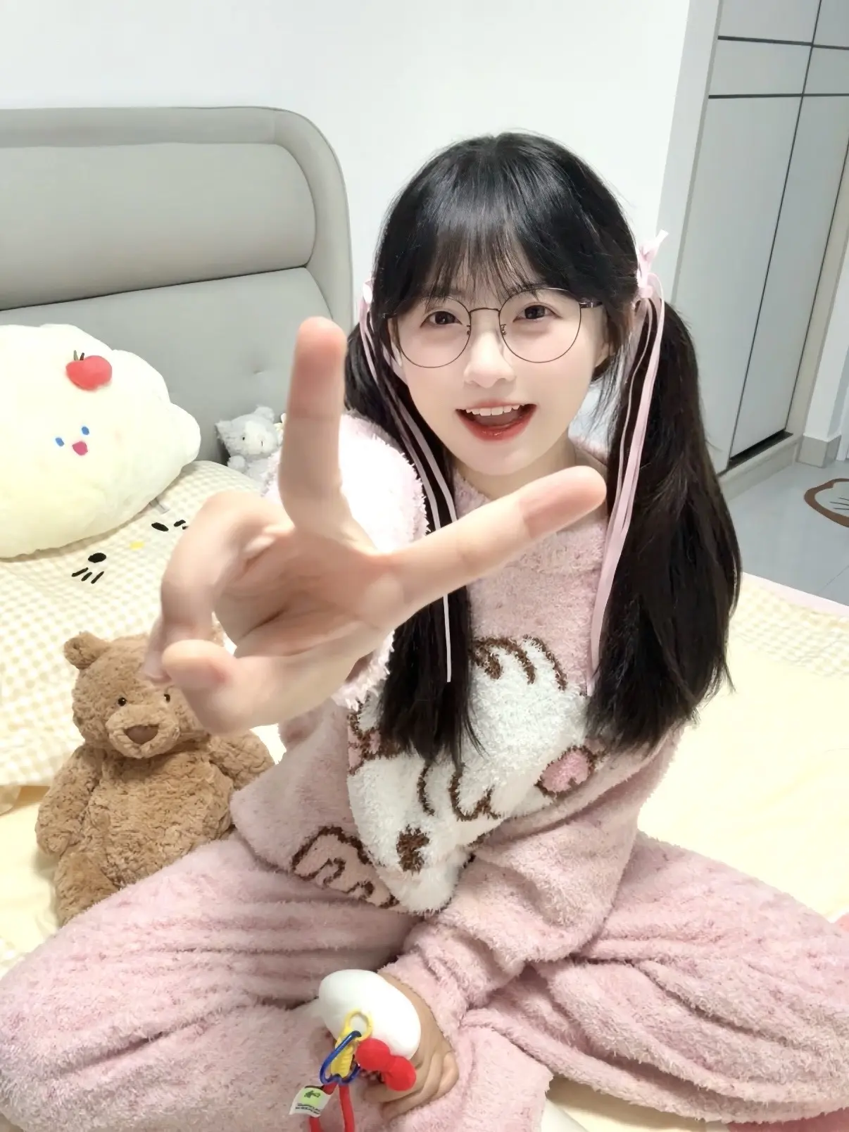 (៸៸᳐◜𖥦◝៸៸᳐)੭ﾞ咪是天下最幸福的咪