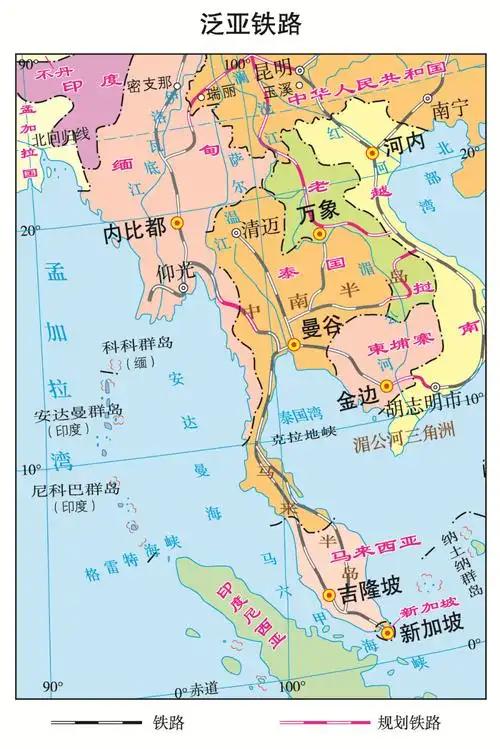 一个弹丸小国，华人面孔占七成，却在每一场涉及中国的冲突里站到了对面。中美博弈它配