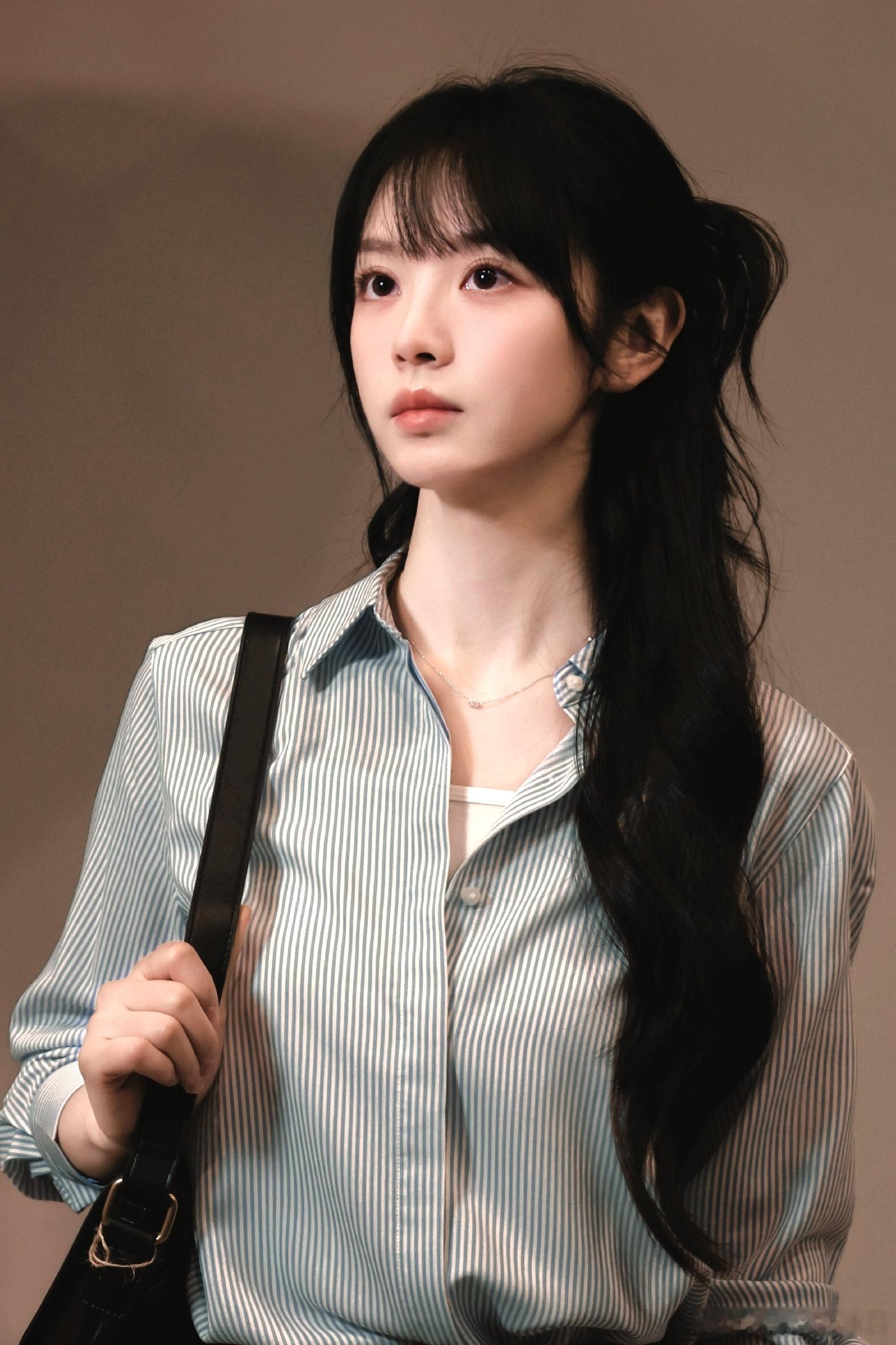 学校捞人捞到了田曦薇天才女友谁的梦中学姐来了，学校捞人捞到田曦薇。林知夏智商超群