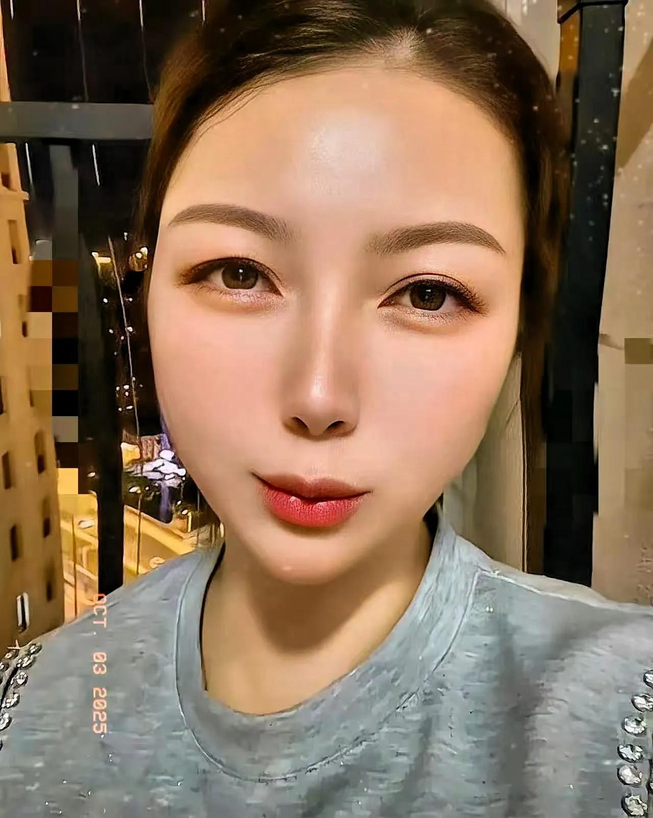 性生活在婚姻中起着重要的作用，它能迅速改善夫妻之间的关系。
美国心理学家Lind
