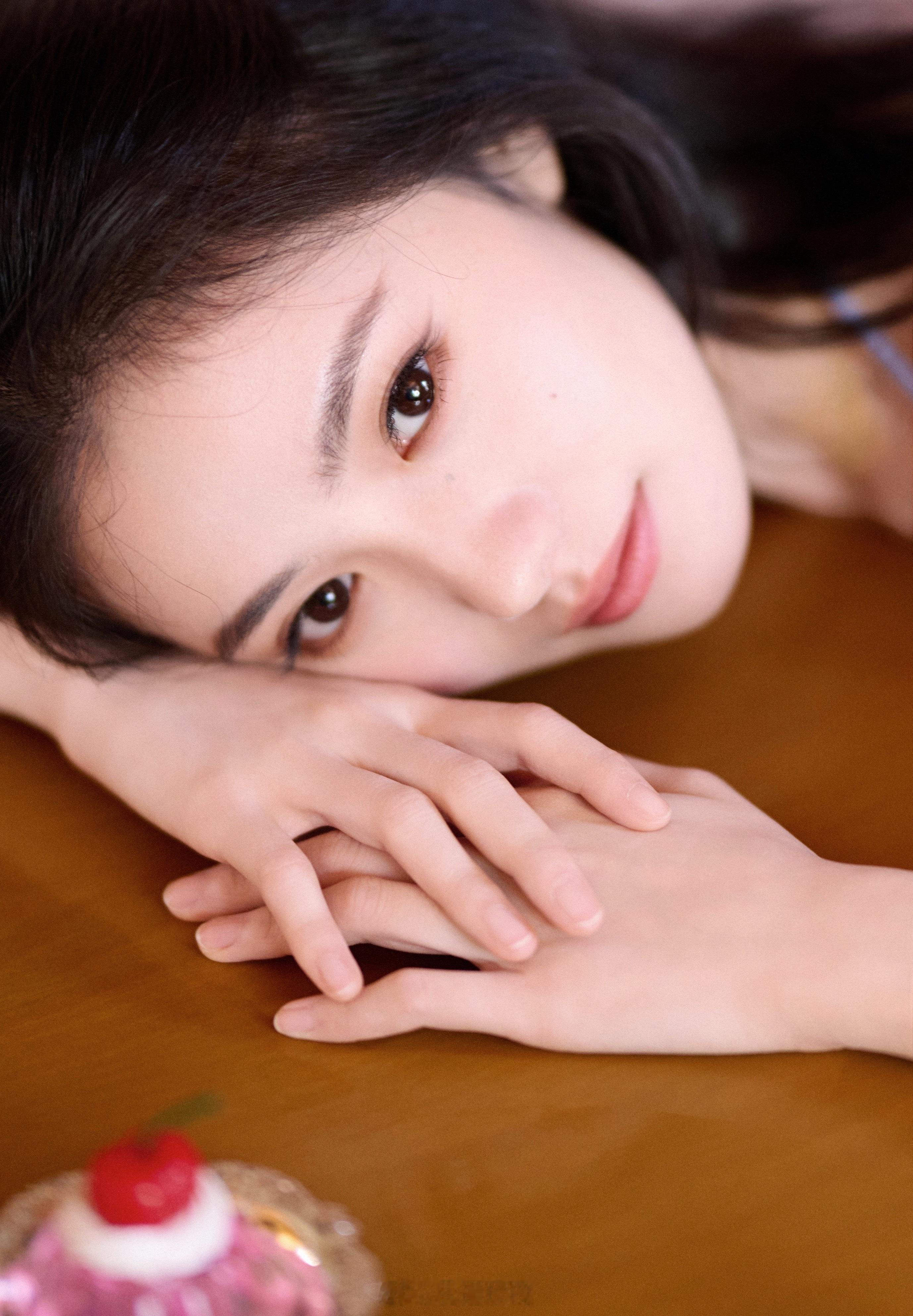 刘浩存不愧是谋女郎，脸型长开了就是好美，越来越出挑高级 