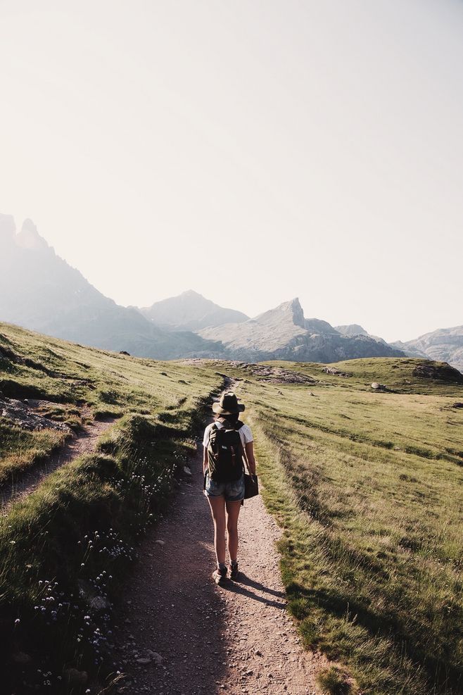 有时继续走是因为勇气，有时一直走是因为惯性。——刘同 ​​​