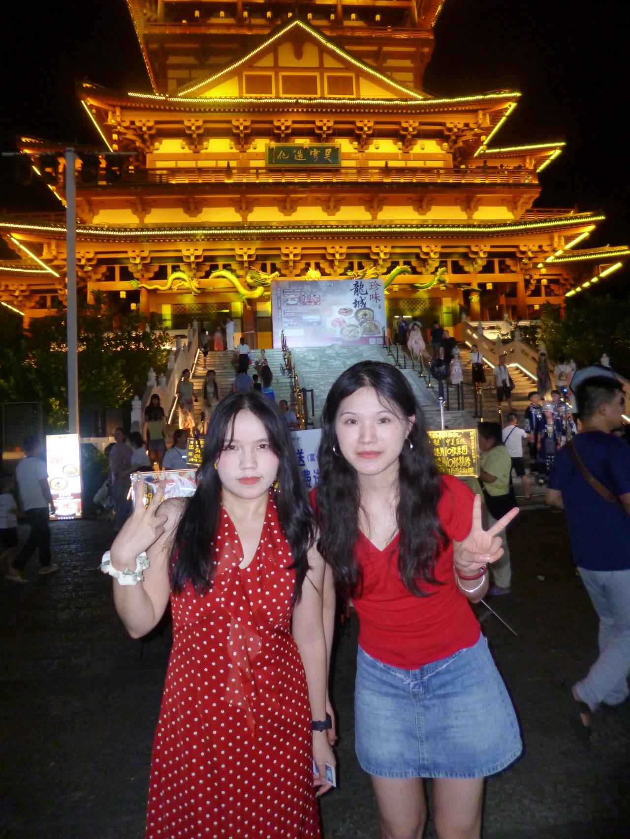 打卡古镇，随拍两张古城夜色撩人美如画 属于古城独有的浪漫 喜欢夜景的人 氛围感拉