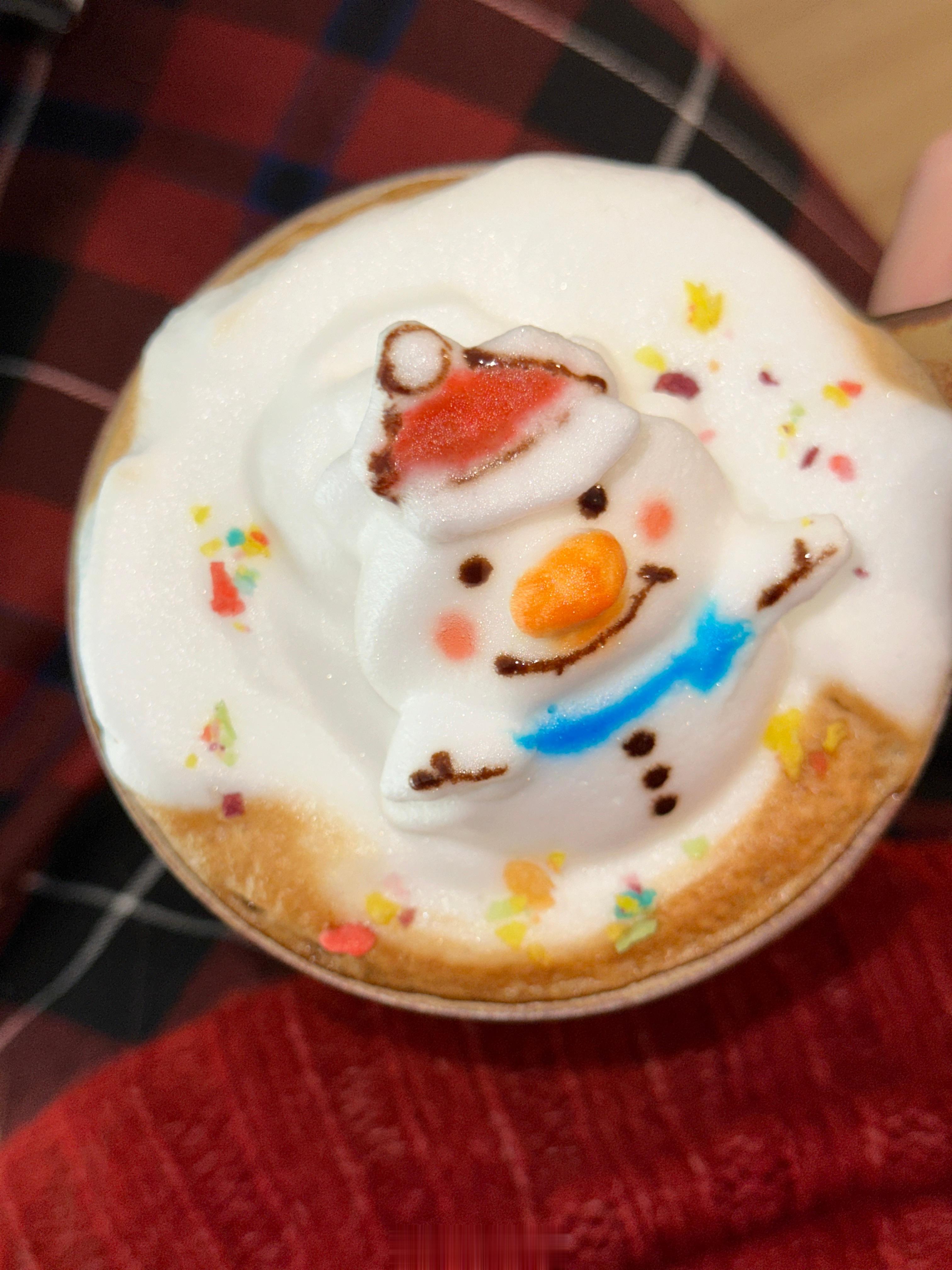 圣诞快乐呀小宝们！！喝到了一个很贵但是不太好喝的咖啡，不过它长得很可爱꒦ິᯅ꒦ີ