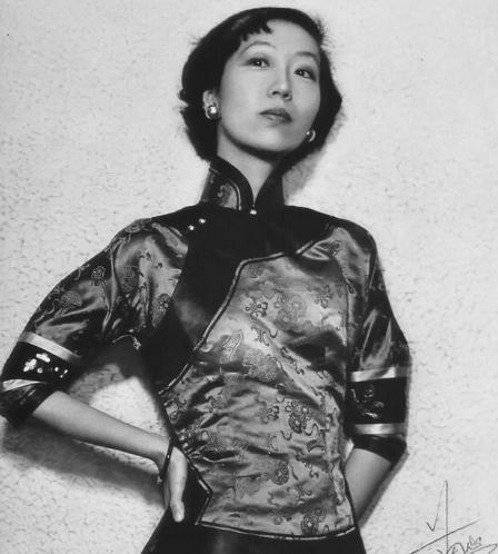 1995年9月，张爱玲在美国洛杉矶的出租屋里离世，过了好些天才被人发现，她躺在一