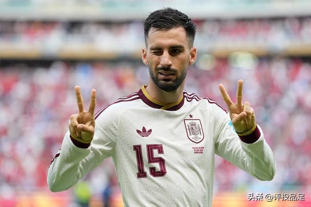 上半场西班牙1-0领先乌拉圭，佛得角0-0沙特！
1.西班牙只有一脚射正，就以1