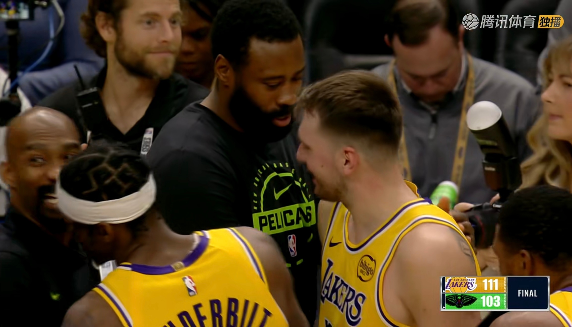 湖人vs鹈鹕湖人111:103战胜鹈鹕！老詹又砍下30分8篮板8助攻！东契奇砍下