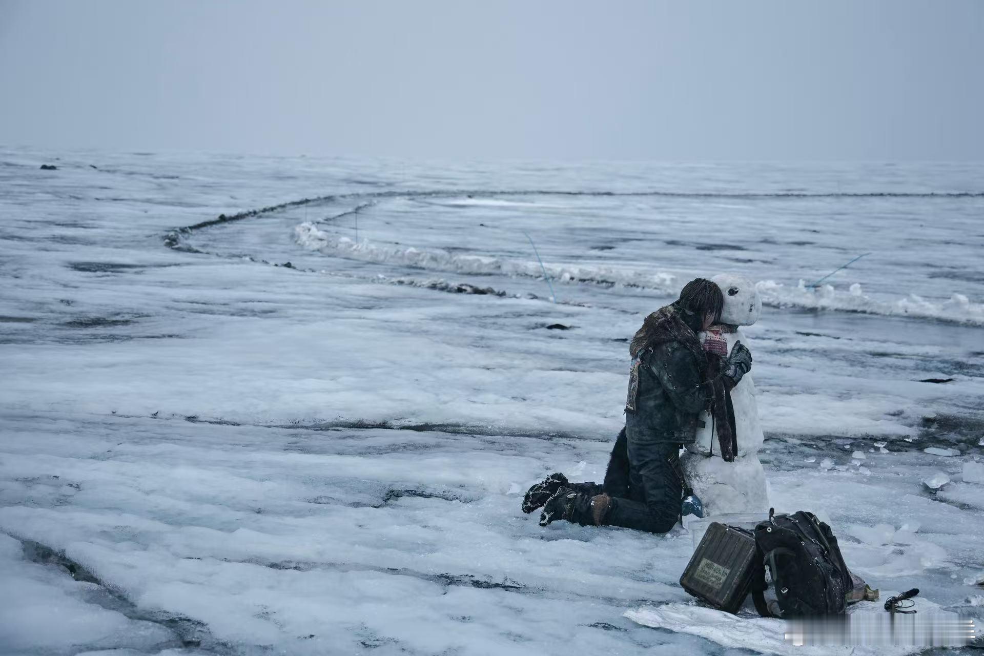 蔡徐坤新歌MV太好哭了 谁看蔡徐坤《Colder》的MV能忍住眼泪啊，歌词的深意