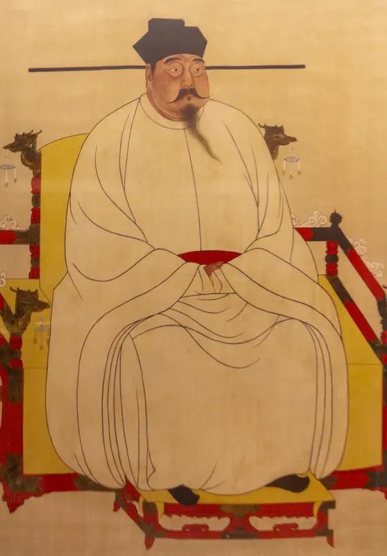 赵匡胤的“暴躁施工令”：帝王版甲方语录

野史载宋太祖见寝殿大梁损坏，官员请示“