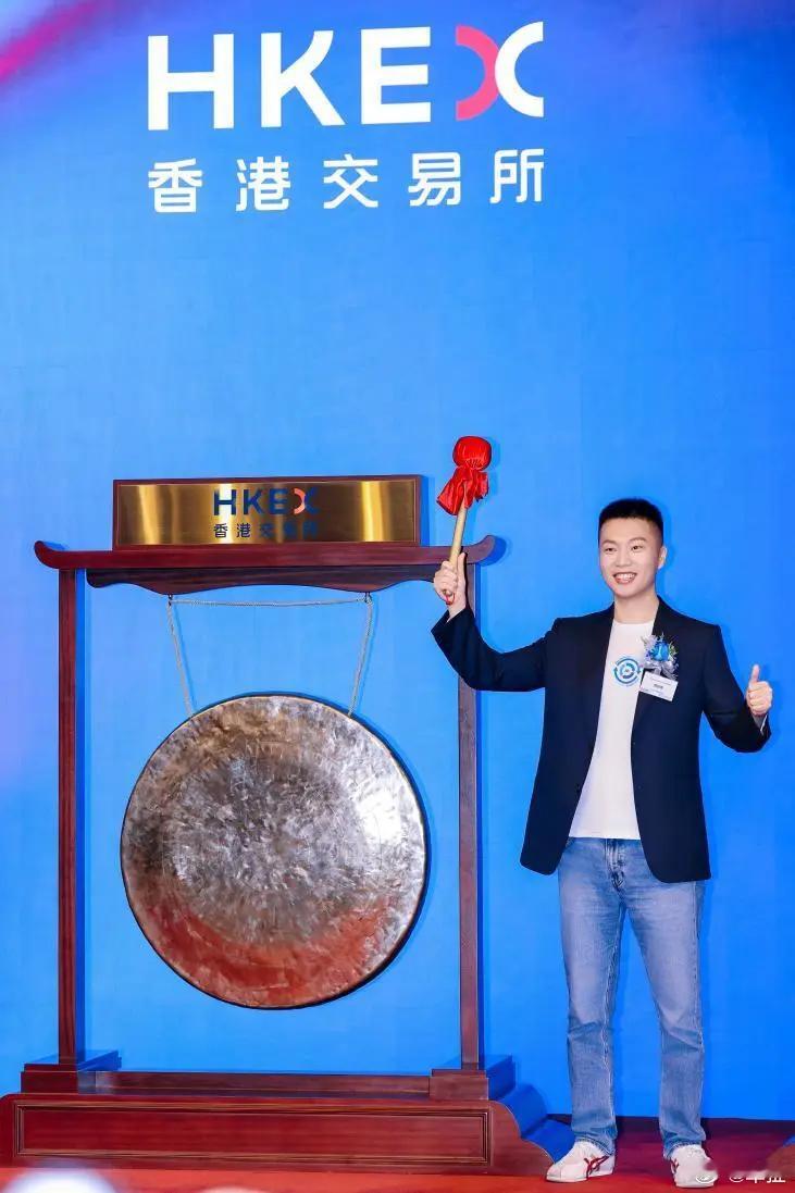 7月8日，Momenta登陆港交所上市，成为港股物理AI第一股。当天其智驾方案累