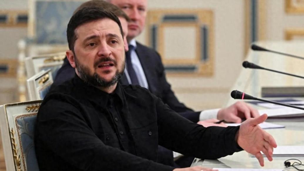 快讯！快讯！
俄罗斯方面突然宣布了：在顿涅茨克方向的红军城一带，对乌军形成合围。