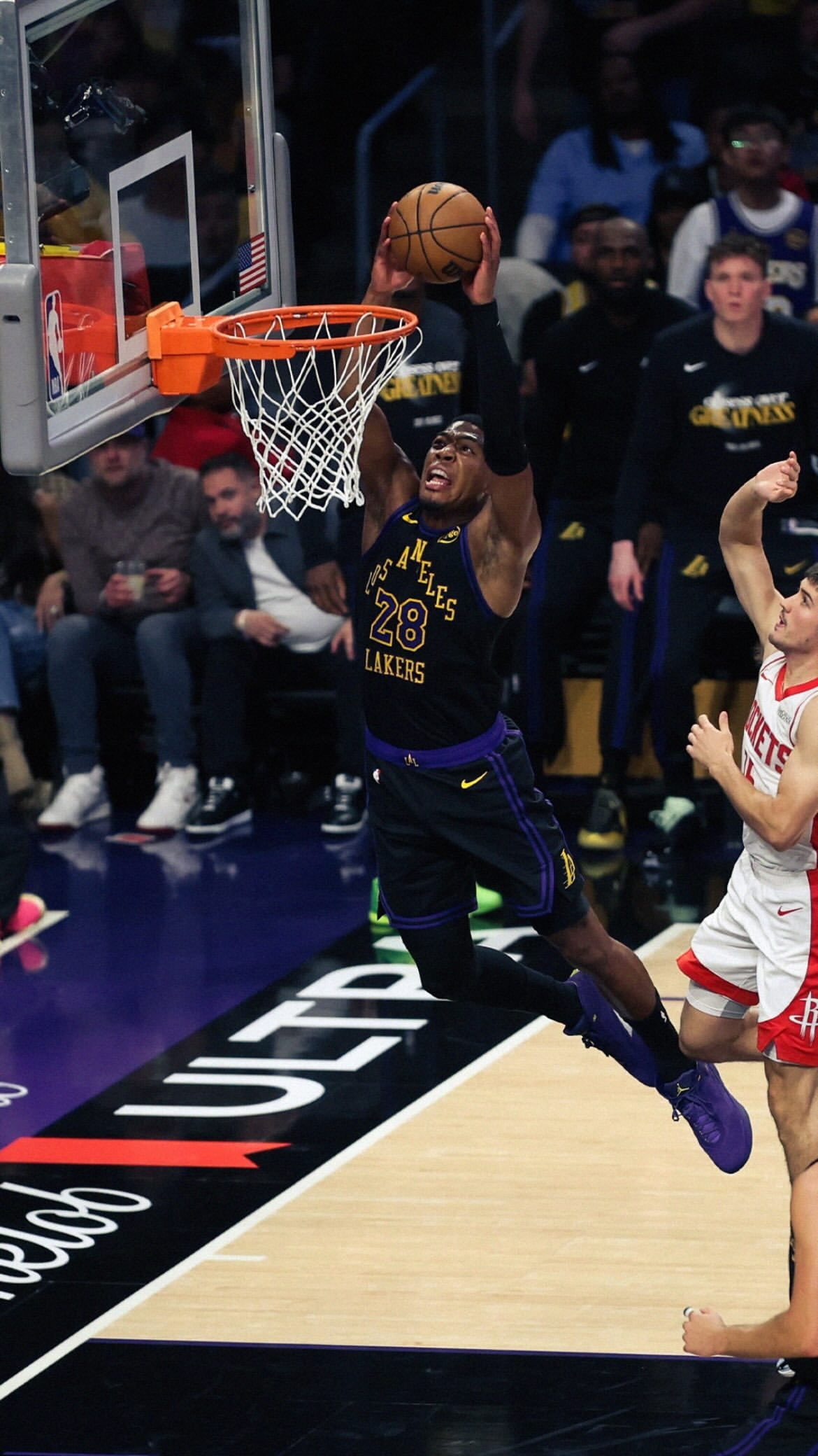 八村在收官阶段表现不错，很冷静。八村垒火箭vs湖人