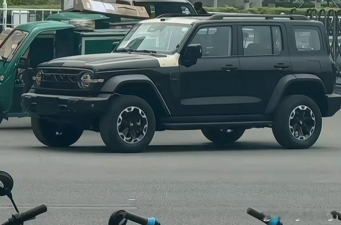 新款坦克300实车曝光有牧马人的味道了