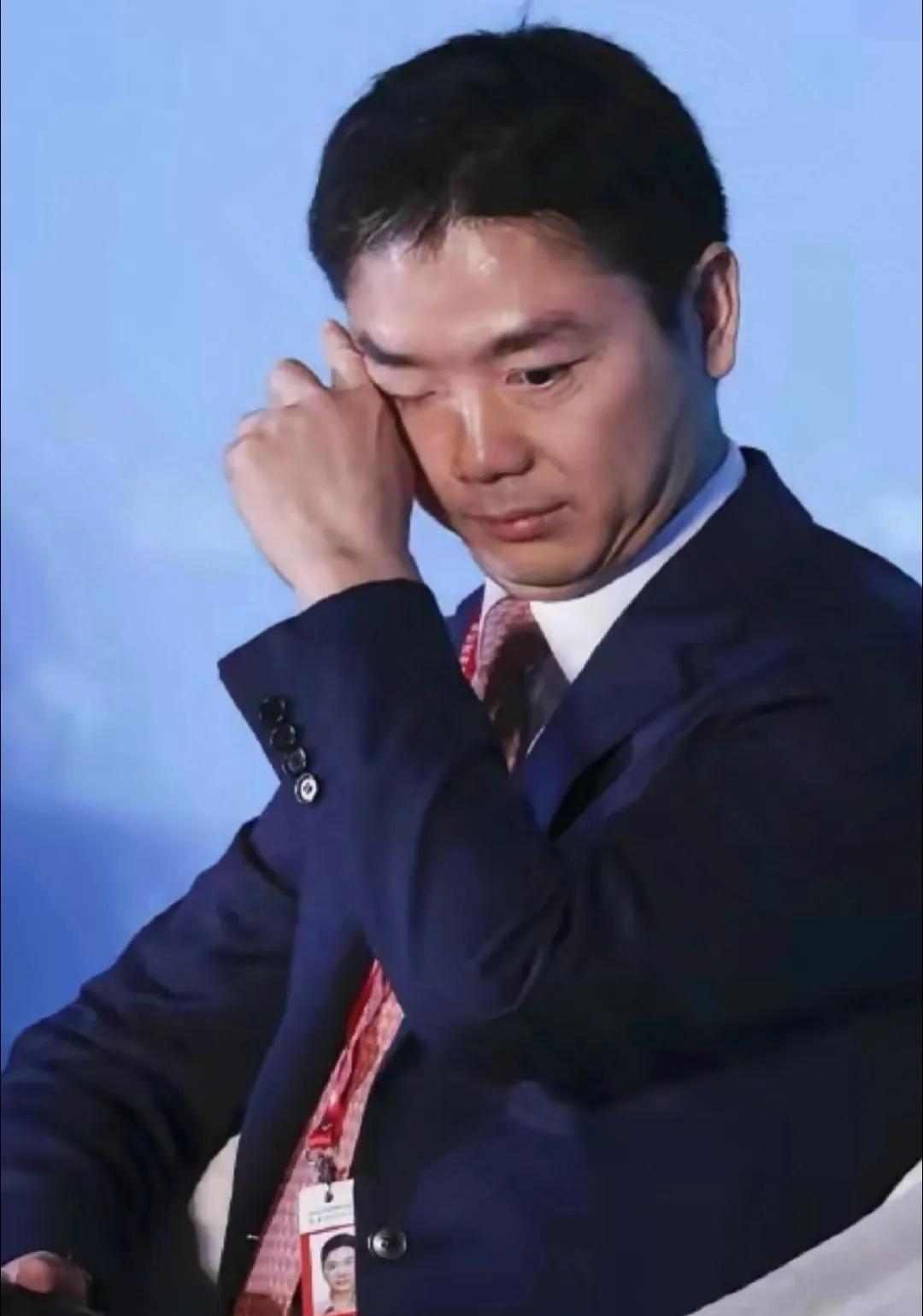 全网最倒霉的人，
估计就是刘强东本人了！
京东在法国巴黎的仓库被人一锅端了，损失