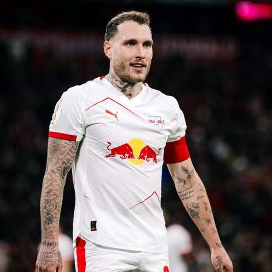 Ekrem KONUR曼联正在关注大卫·劳姆。莱比锡红牛的左后卫即将进入合同的最