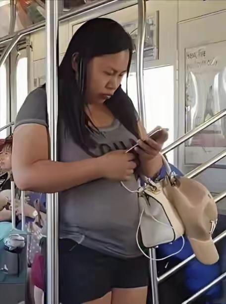 罗玉凤的身体近期是不是出问题了？
这个曾经的初代大网红——凤姐，是和芙蓉姐姐、木