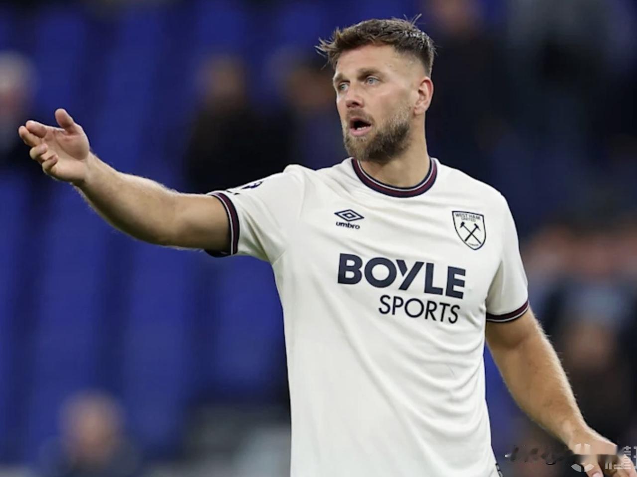 AC米兰已报价菲尔克鲁格…AC米兰对菲尔克鲁格表现出浓厚兴趣，也已经向西汉姆联提