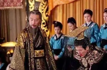 公元554年，宇文泰将一杯鸩酒递到了女婿—西魏皇帝元钦的面前，元钦冷冷一笑，端起