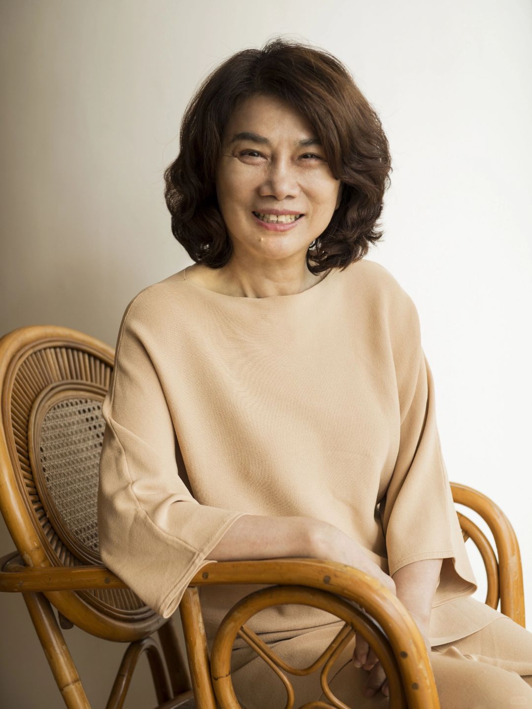 1991年，董明珠被格力集团 派去安徽做业务员。40多天后，她不仅追回了别人欠了...